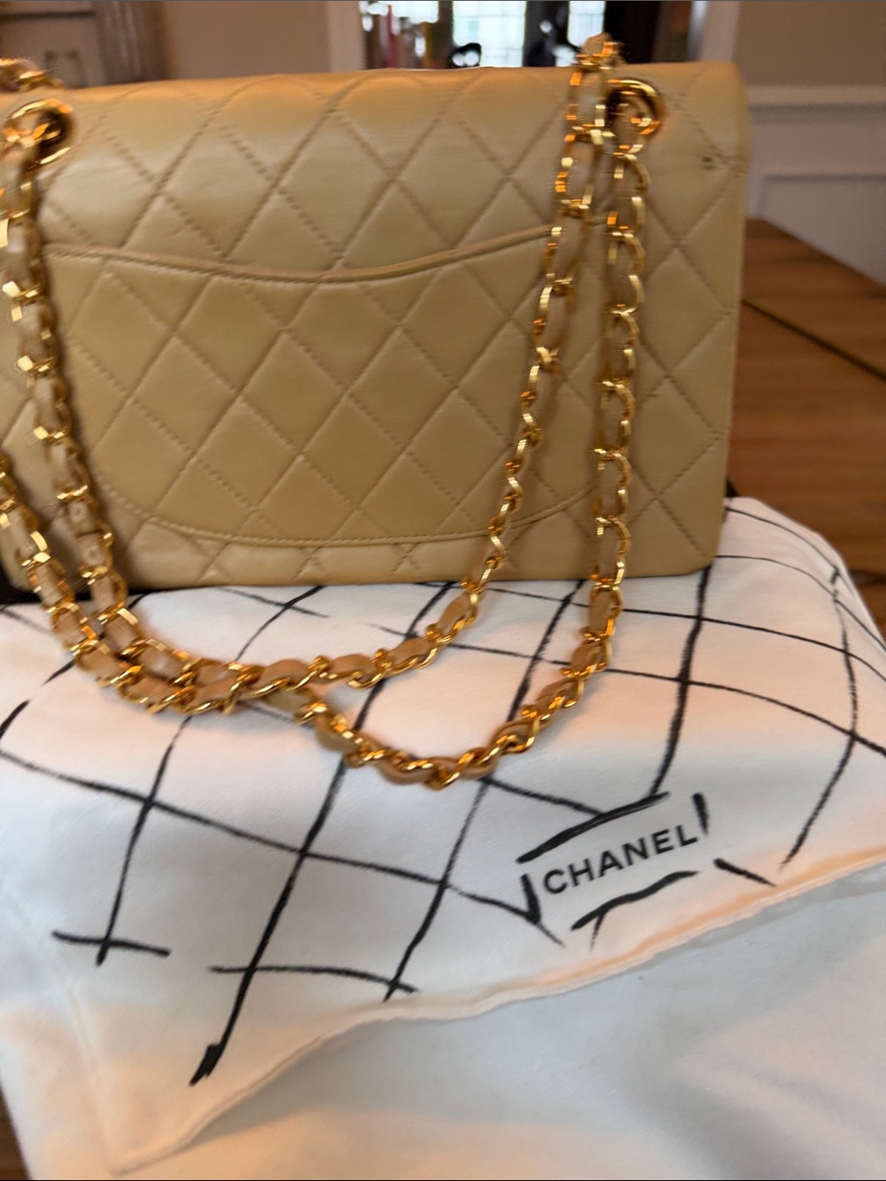 CHANEL Small Classic Vintage Double Flap Beige Quilted Lambskin with Gold Plated - Picture 4 of 16
